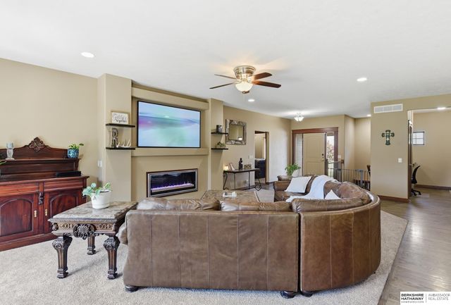 2210 Lola Circle, Bellevue, NE 68147