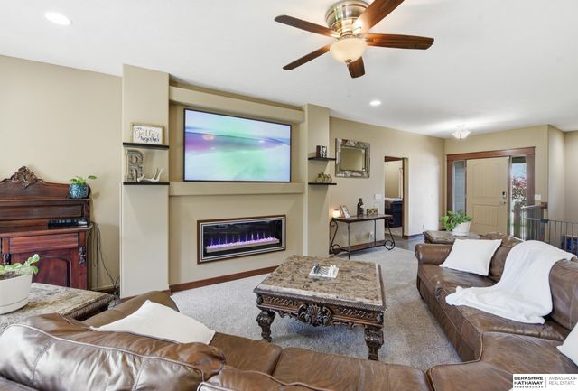 2210 Lola Circle, Bellevue, NE 68147