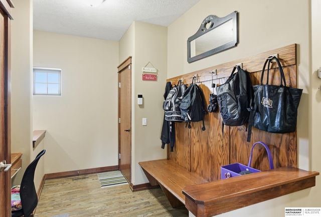 2210 Lola Circle, Bellevue, NE 68147