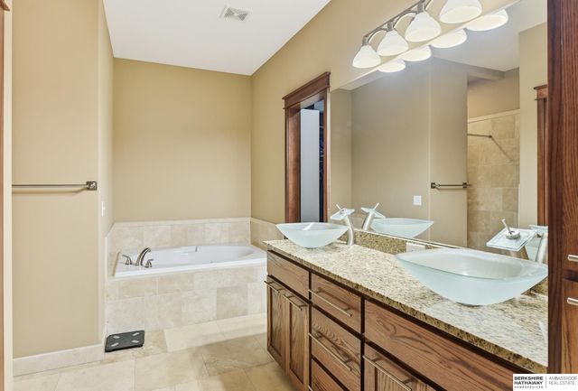 2210 Lola Circle, Bellevue, NE 68147