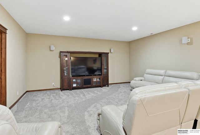 2210 Lola Circle, Bellevue, NE 68147