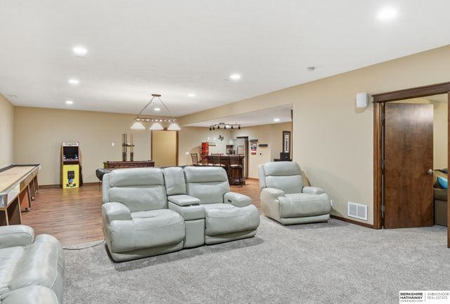 2210 Lola Circle, Bellevue, NE 68147