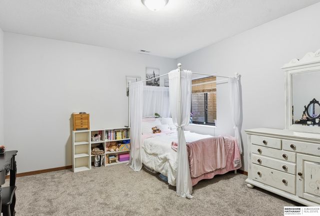 2210 Lola Circle, Bellevue, NE 68147