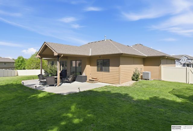2210 Lola Circle, Bellevue, NE 68147
