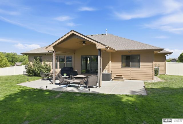 2210 Lola Circle, Bellevue, NE 68147