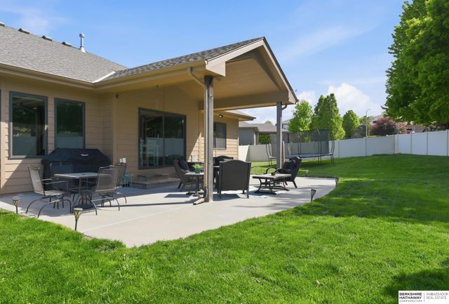 2210 Lola Circle, Bellevue, NE 68147