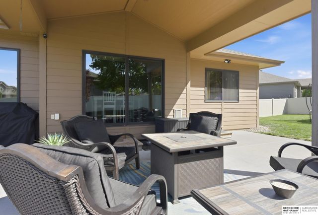 2210 Lola Circle, Bellevue, NE 68147