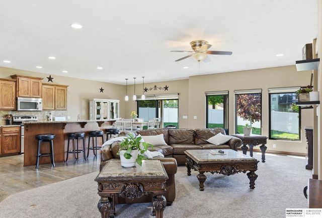 2210 Lola Circle, Bellevue, NE 68147