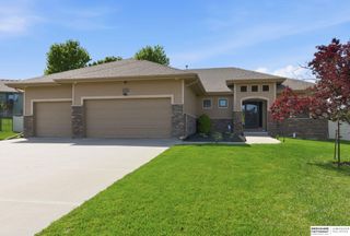 2210 Lola Circle, Bellevue, NE 68147