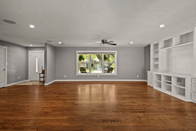 4609 Inwood Road, Fort Worth, TX 76109