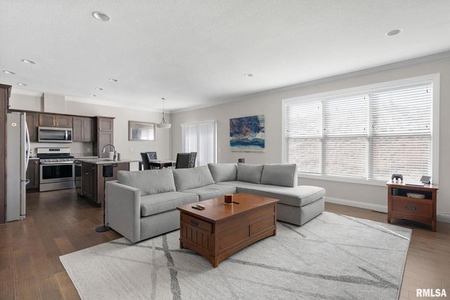 4434 W SLATE CREEK Drive, Bettendorf, IA 52722