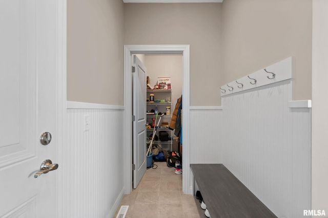 4434 W SLATE CREEK Drive, Bettendorf, IA 52722