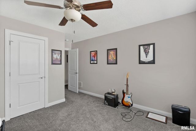 4434 W SLATE CREEK Drive, Bettendorf, IA 52722