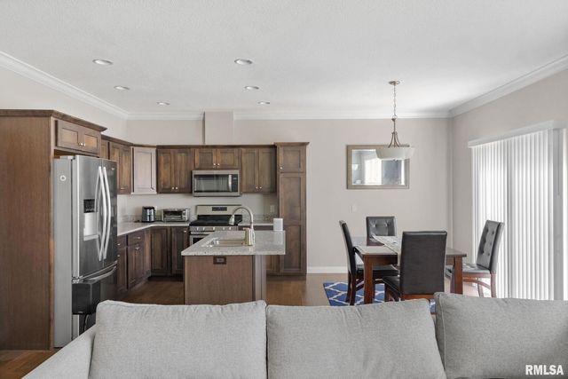 4434 W SLATE CREEK Drive, Bettendorf, IA 52722