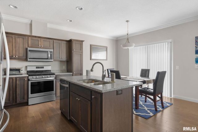 4434 W SLATE CREEK Drive, Bettendorf, IA 52722