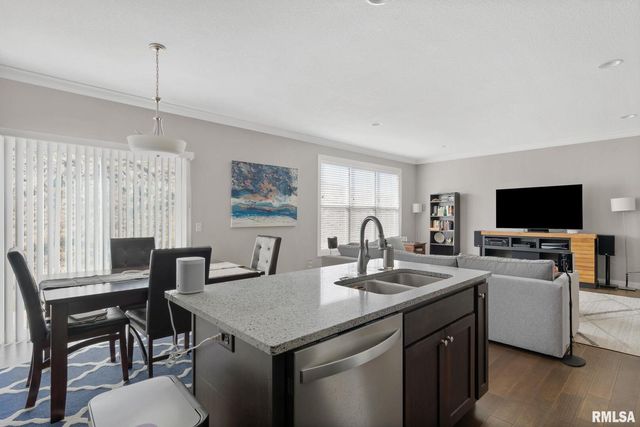 4434 W SLATE CREEK Drive, Bettendorf, IA 52722