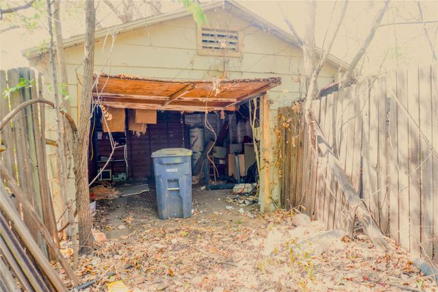 2832 Milam Street, Fort Worth, TX 76112
