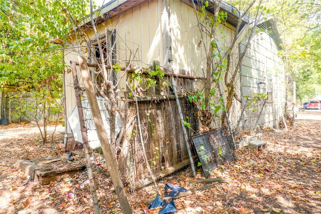 2832 Milam Street, Fort Worth, TX 76112