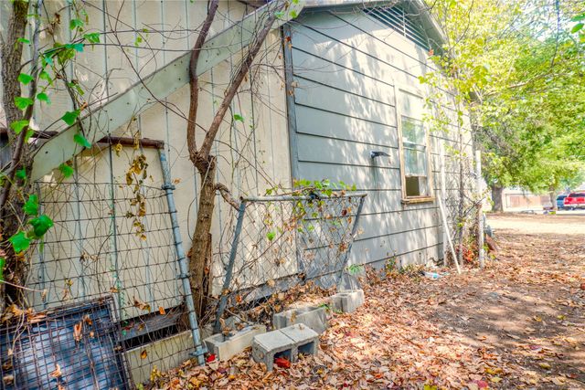 2832 Milam Street, Fort Worth, TX 76112