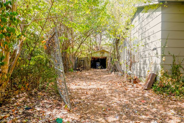 2832 Milam Street, Fort Worth, TX 76112