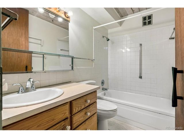 605 S Clinton St 5A, Denver, CO 80247