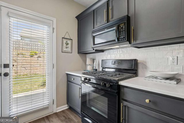 6608 Splashwater Drive, Flowery Branch, GA 30542