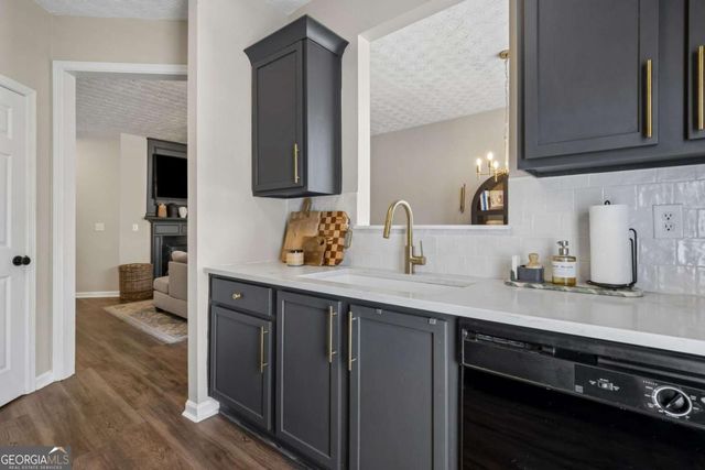 6608 Splashwater Drive, Flowery Branch, GA 30542