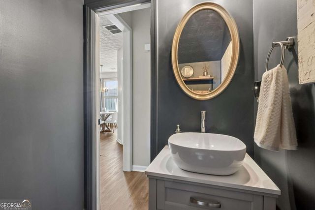 6608 Splashwater Drive, Flowery Branch, GA 30542