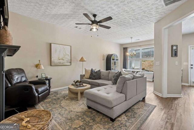 6608 Splashwater Drive, Flowery Branch, GA 30542