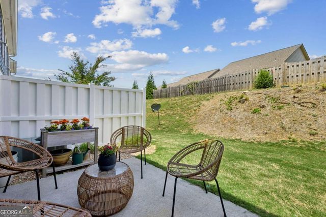 6608 Splashwater Drive, Flowery Branch, GA 30542