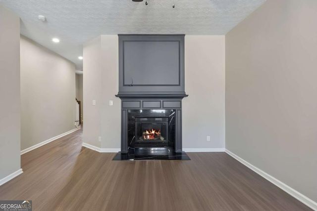 6608 Splashwater Drive, Flowery Branch, GA 30542