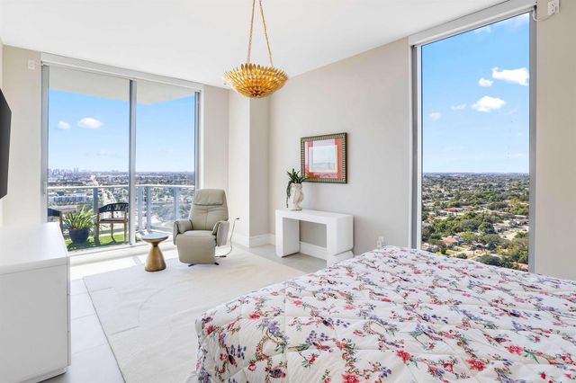 220 Lake Shore Drive 2112, Lake Park, FL 33403