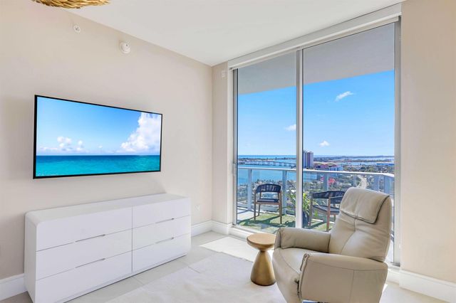 220 Lake Shore Drive 2112, Lake Park, FL 33403