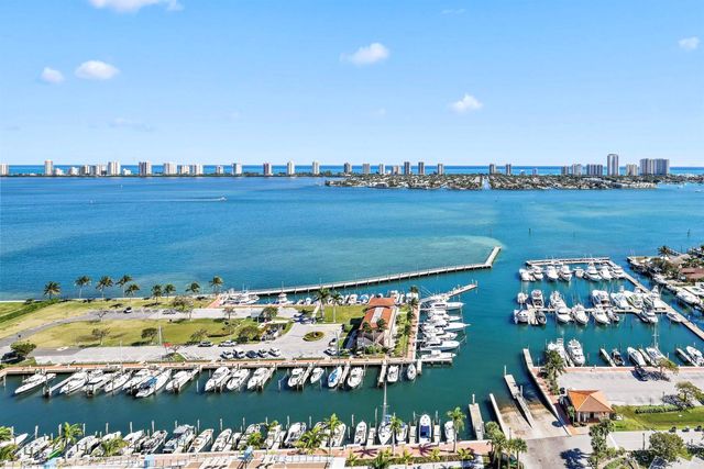 220 Lake Shore Drive 2112, Lake Park, FL 33403