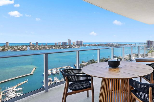 220 Lake Shore Drive 2112, Lake Park, FL 33403