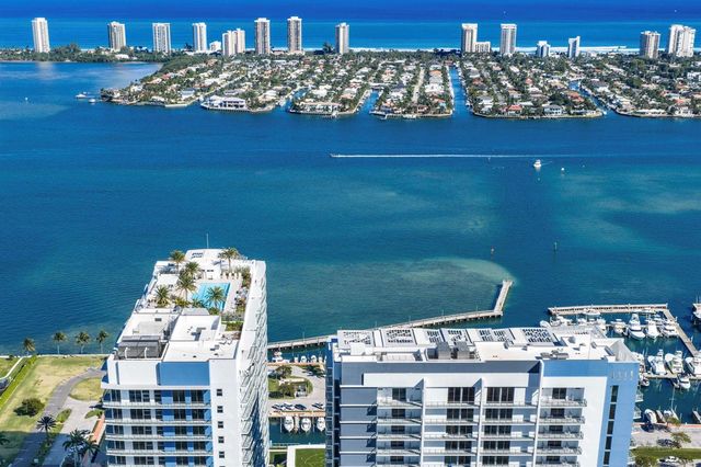 220 Lake Shore Drive 2112, Lake Park, FL 33403