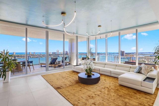 220 Lake Shore Drive 2112, Lake Park, FL 33403