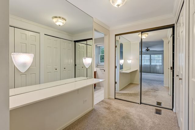 2S742 Avenue Cherbourg, Oak Brook, IL 60523