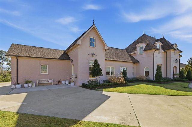 5917 Sawgrass Court, Lake Charles, LA 70605