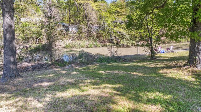 662 Tallow Street, Onalaska, TX 77360