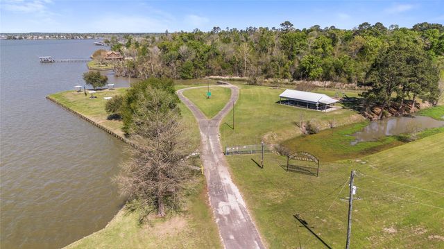 662 Tallow Street, Onalaska, TX 77360