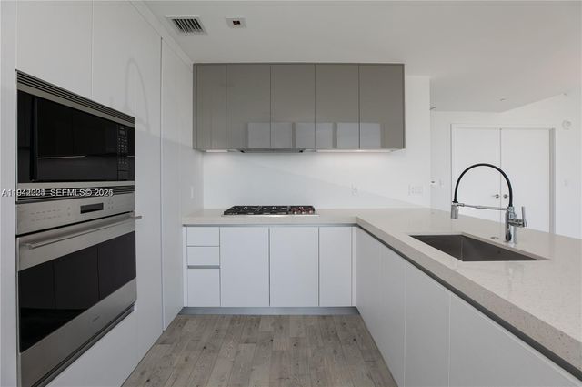 788 NE 23rd St 3201, Miami, FL 33137