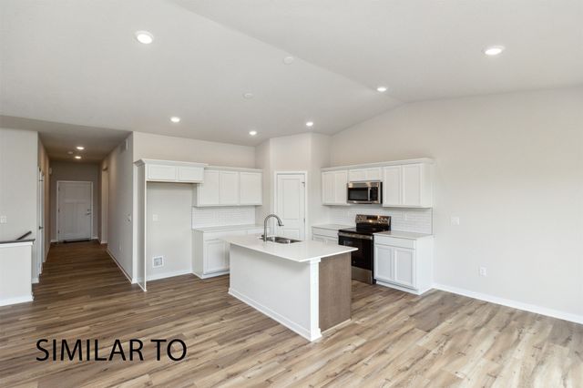 9624 Thorton Drive, Johnston, IA 50131