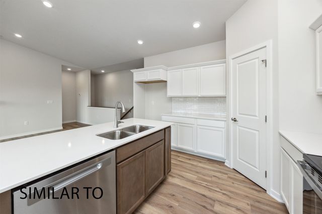 9624 Thorton Drive, Johnston, IA 50131