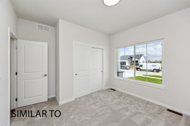 9624 Thorton Drive, Johnston, IA 50131