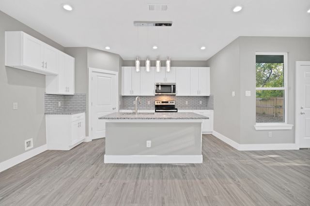 1636 Elsie Faye Heggins Street, Dallas, TX 75215