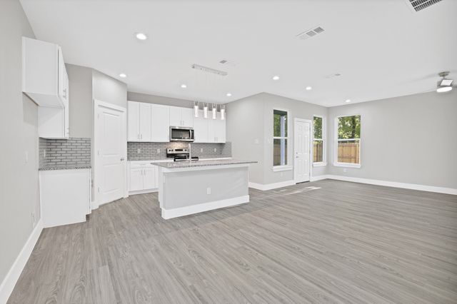 1636 Elsie Faye Heggins Street, Dallas, TX 75215