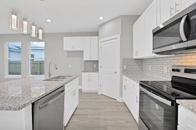 1636 Elsie Faye Heggins Street, Dallas, TX 75215
