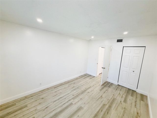 2710 Riverside Dr 201, Coral Springs, FL 33065