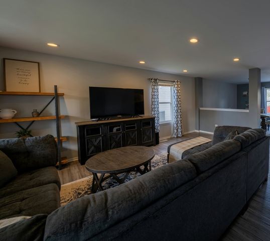 1871 Faxon Drive, Montgomery, IL 60538
